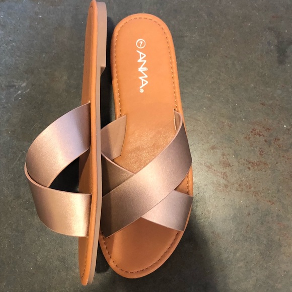 LAST PAIR! Comfy 🌹gold vegan leather sandals - Picture 3 of 3